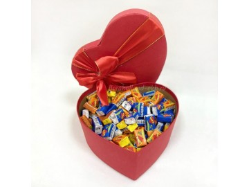 Коробка-сердце с жвачками 