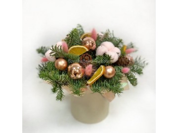 Композиция в шляпной коробке № 83