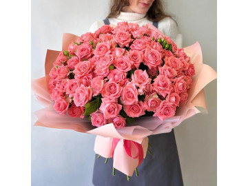 Букет из кустовых коралловых роз