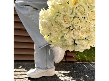 Букет из белых роз