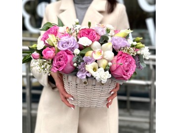 Лукошко с пионовидной розой