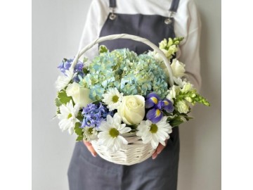 Корзина с гортензией и хризантемой Летняя коллекция