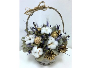 Корзинка с лавандой и хлопком