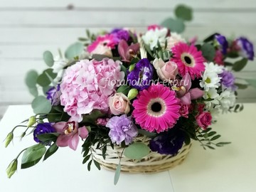 Корзина с гортензией и герберами