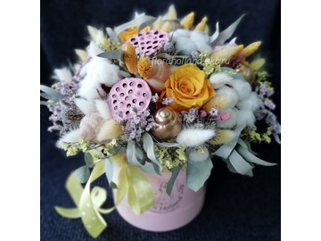 Композиция в шляпной коробке № 99