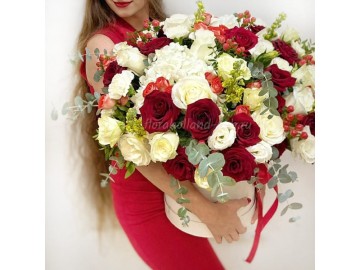 Композиция в шляпной коробке № 109