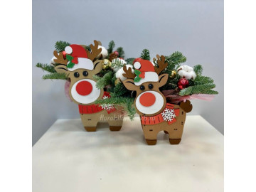 Новогодняя композиция с ароматной елью 