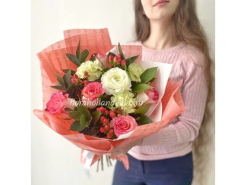 Букет из роз и диантусов 